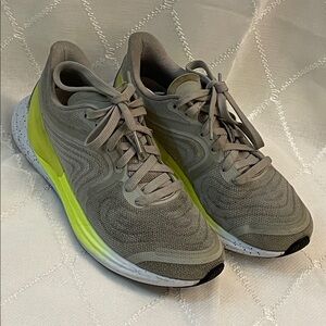 LuLulemon Blissfeel 2 Gray and Yellow Athletic Sneakers Women’s Size 8